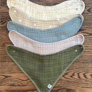 6 Little Unicorn Cotton Muslin Bandanna Bibs